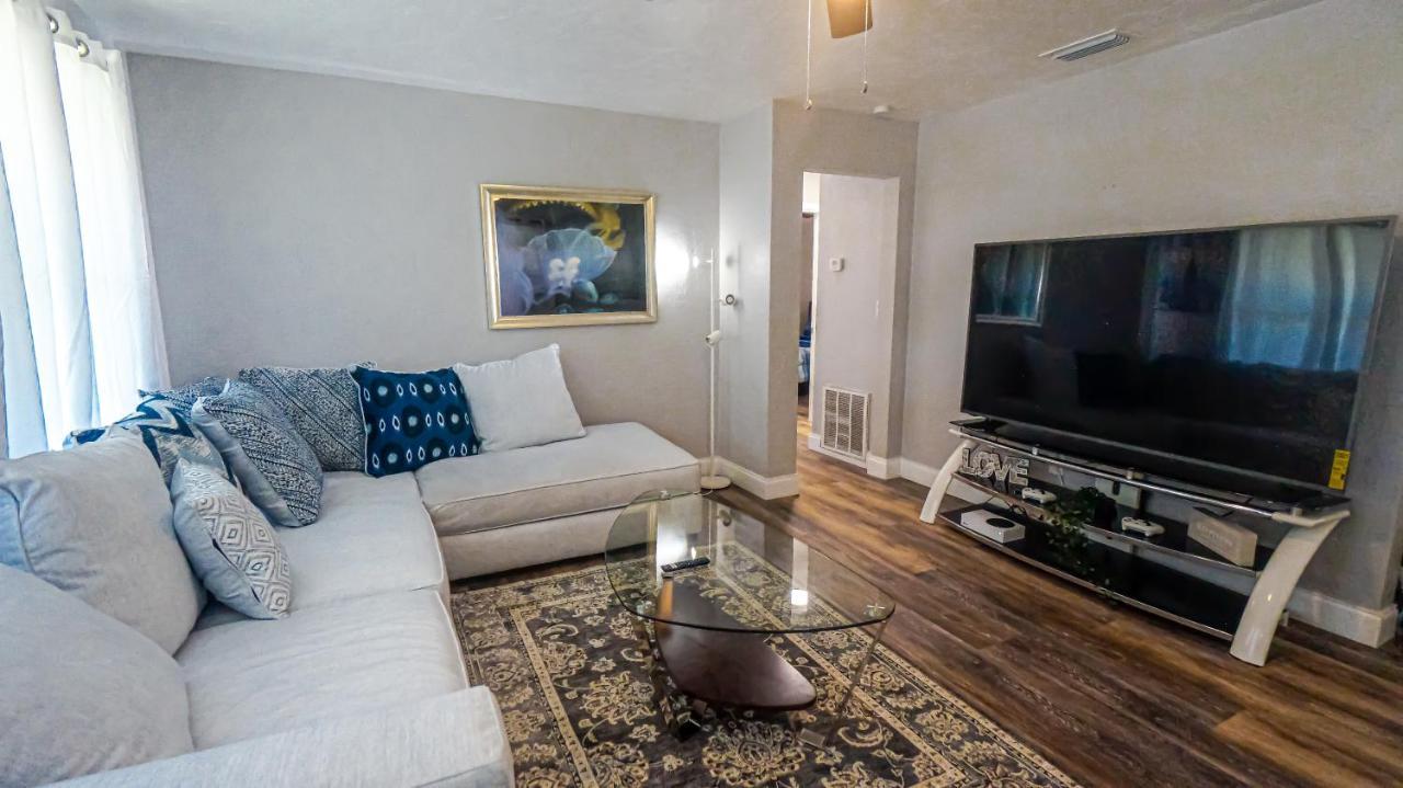 Elegant Cozy Oasis On A Traffic Free Street Villa Clearwater Dış mekan fotoğraf